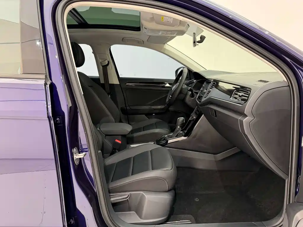 Volkswagen T-Roc — миниатюра 18
