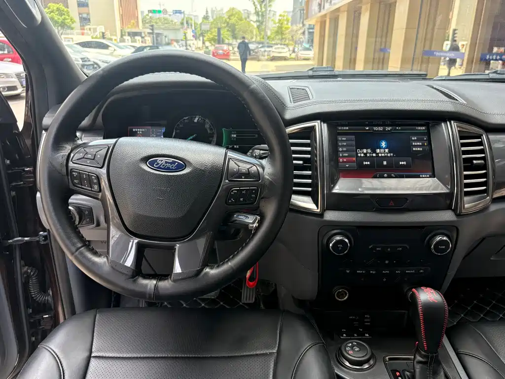 Ford Everest 2016 2.0T AT Luxury