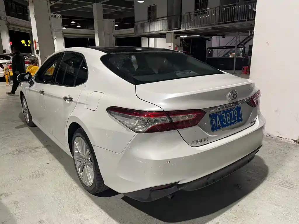 TOYOTA CAMRY