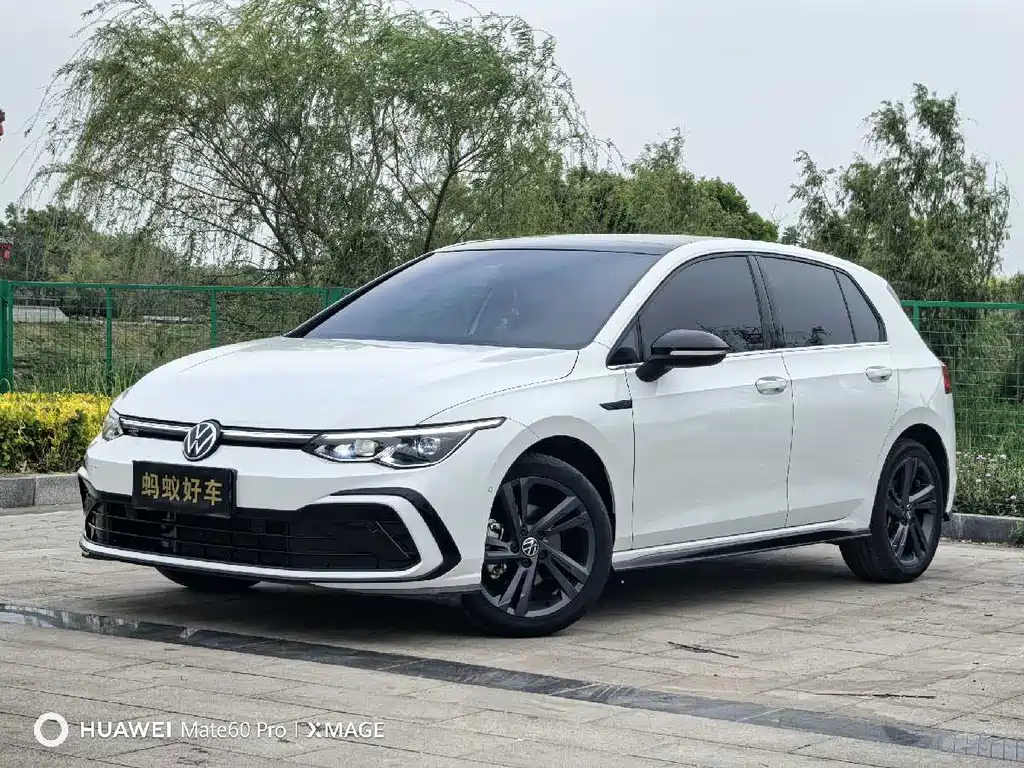 Volkswagen Golf 2024
