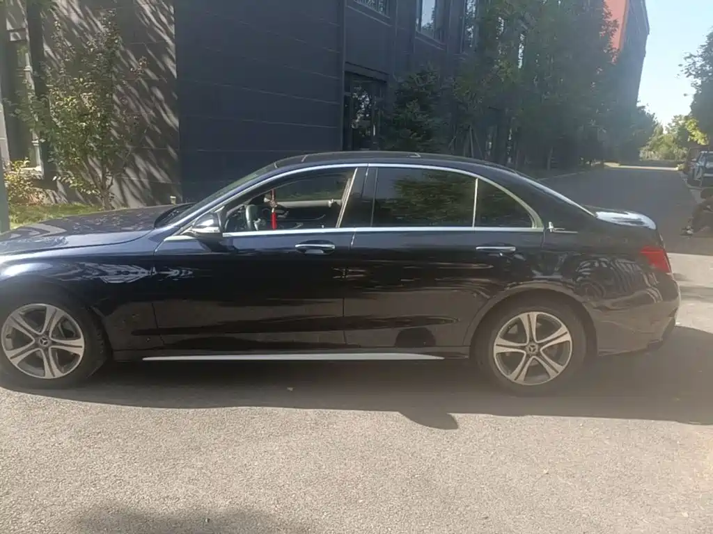 Mercedes-Benz C-Class — миниатюра 5