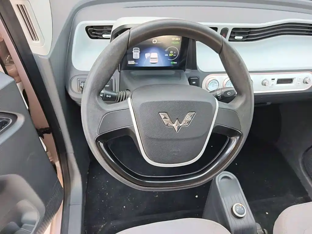 Wuling MINIEV — миниатюра 11