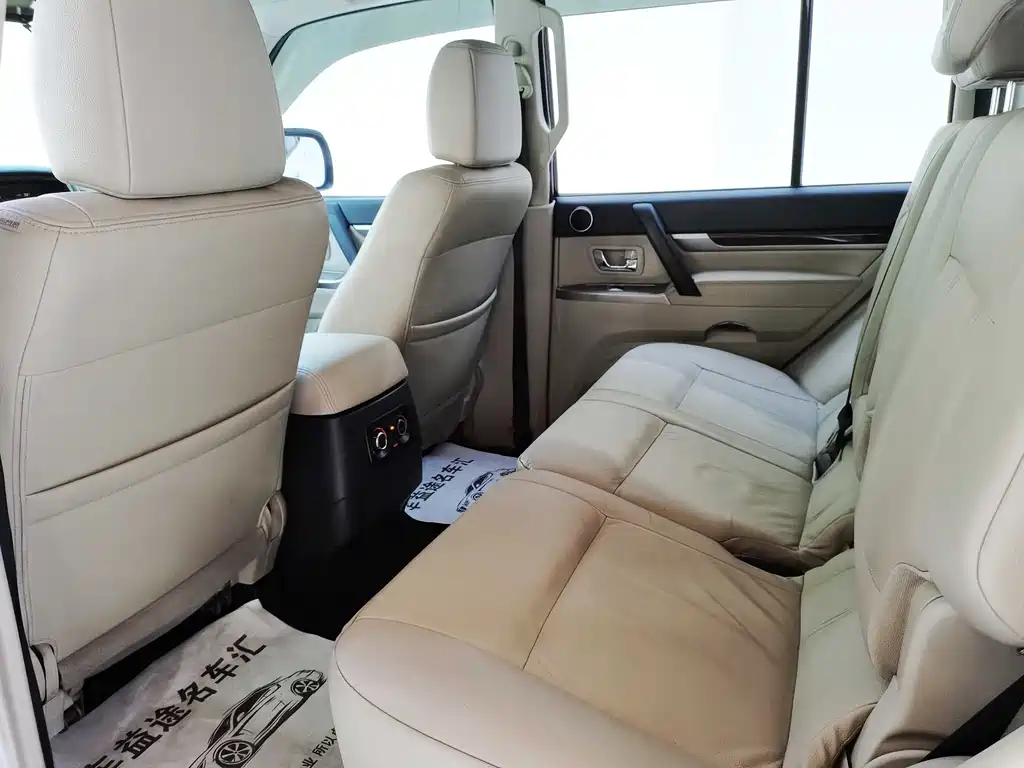 Mitsubishi V97 2019 3.8L