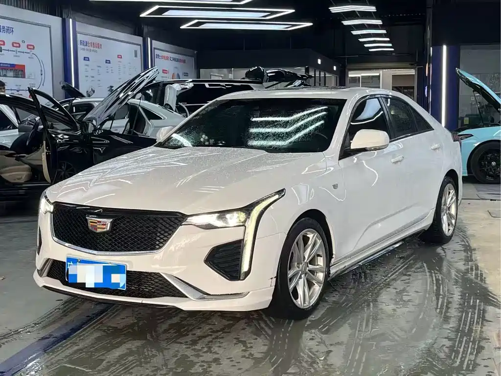 Cadillac CT4 2021