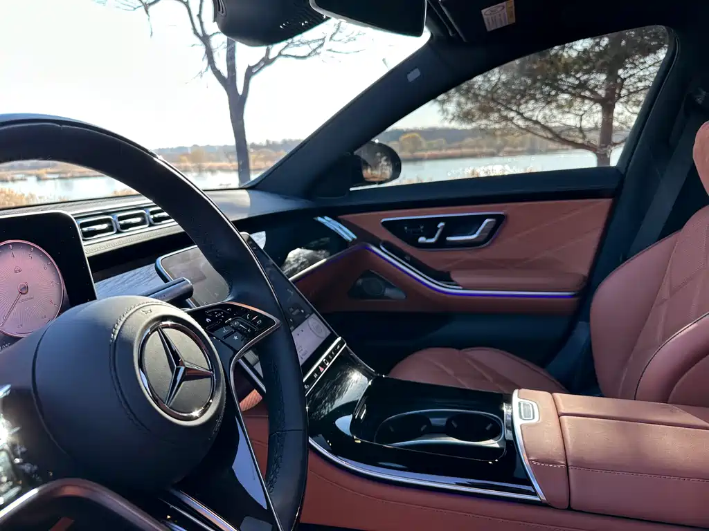 Mercedes-Benz S-Class — миниатюра 6