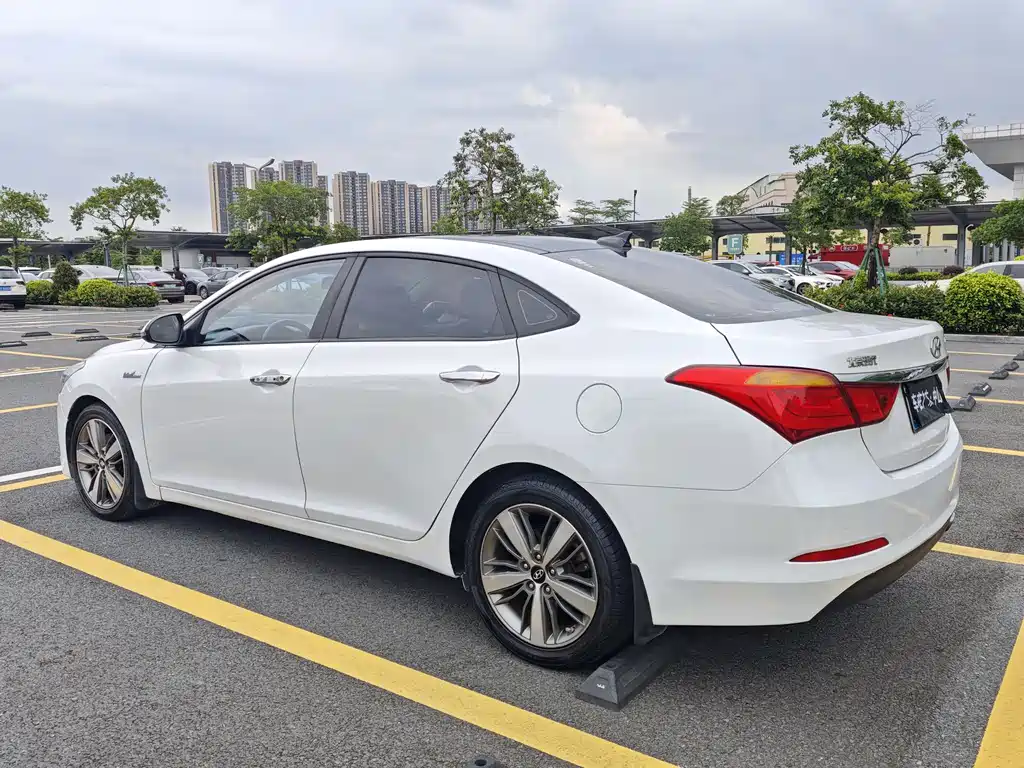 Hyundai Mistra 2016 1.6T AT Flagship TOP