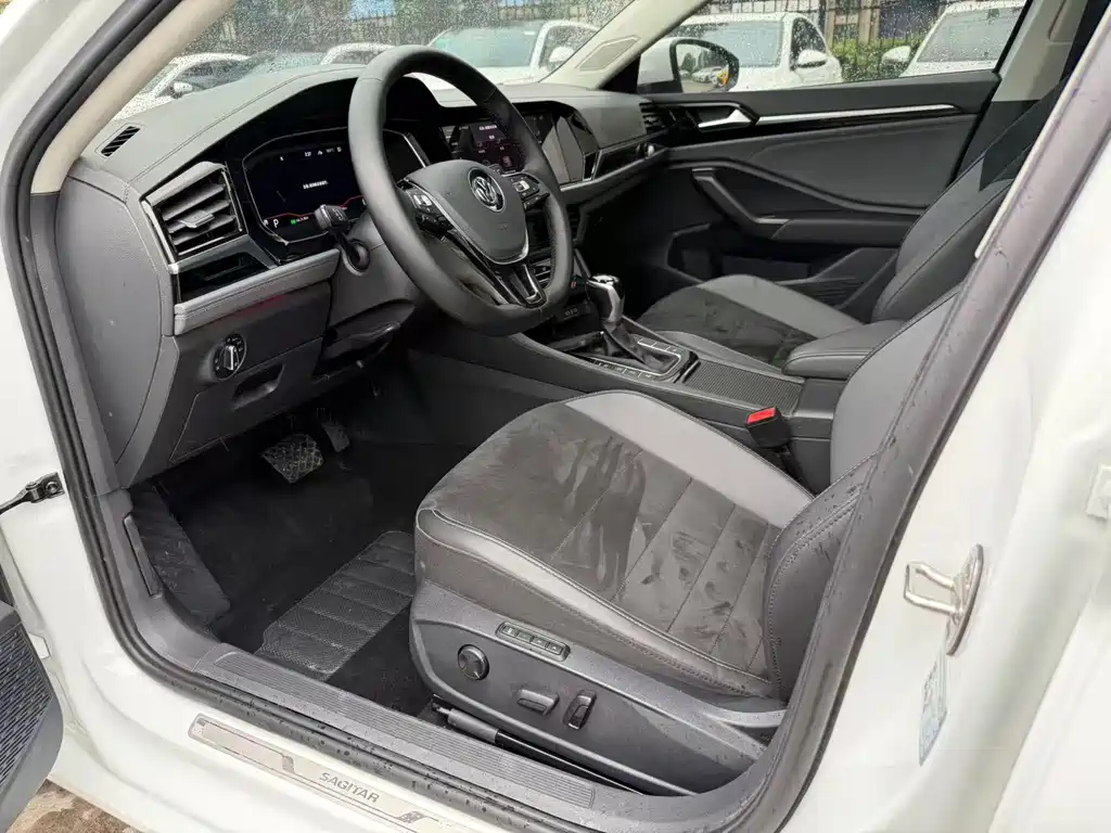 Volkswagen Sagitar 2021 280TSI DSG