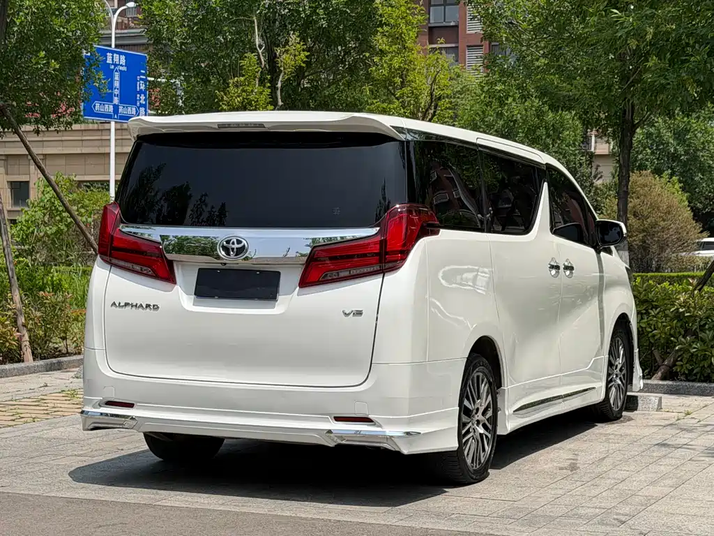 Toyota Alphard 2015 3.5L Luxury