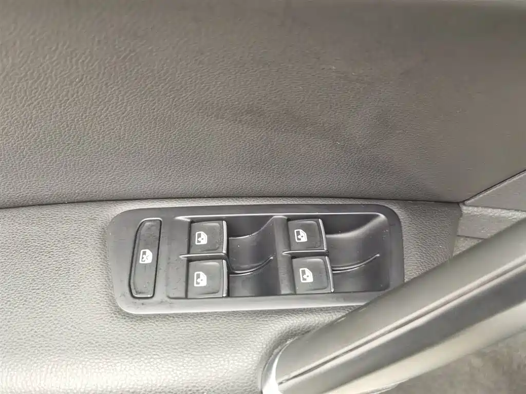 Volkswagen Golf 2018 1.6L AT Comfort
