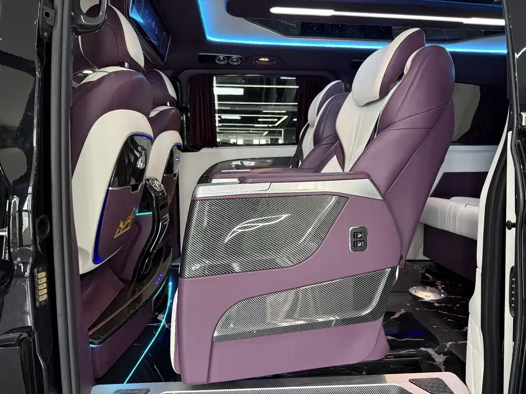 Mercedes-Benz Vito 2021 2.0T 7 мест
