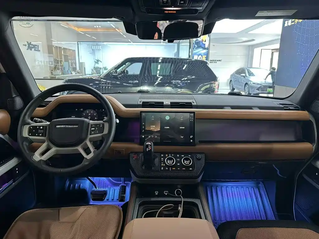 Land Rover Defender — миниатюра 6
