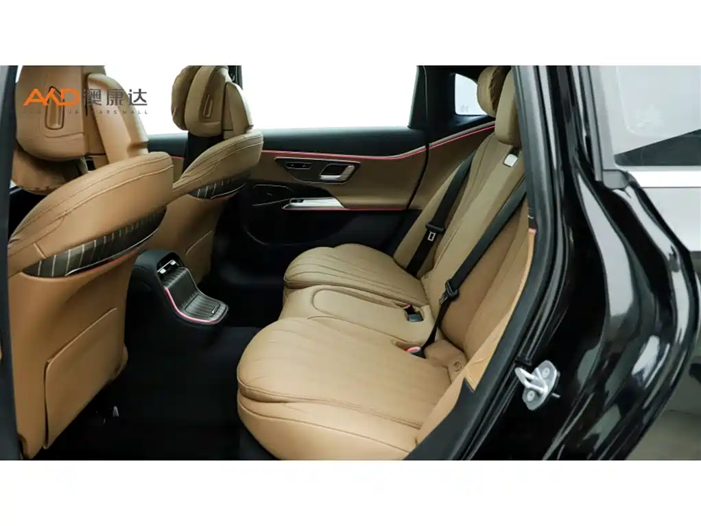 Mercedes-Benz E-Class — миниатюра 7