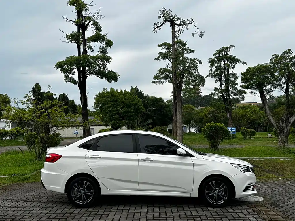 Changan Eado DT — миниатюра 5