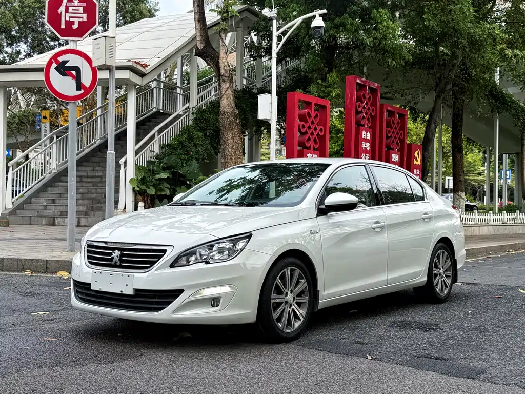Peugeot 408 2016