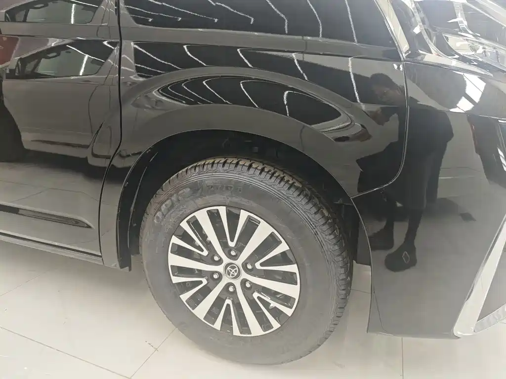 Toyota HiAce 2025 3.5L AT