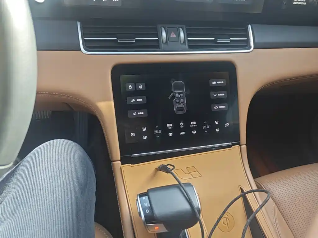 Li Auto Li ONE — миниатюра 13