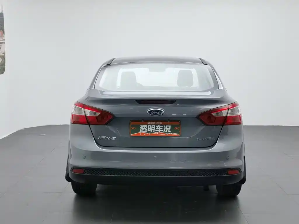 Ford Focus 2012 1.6L AT