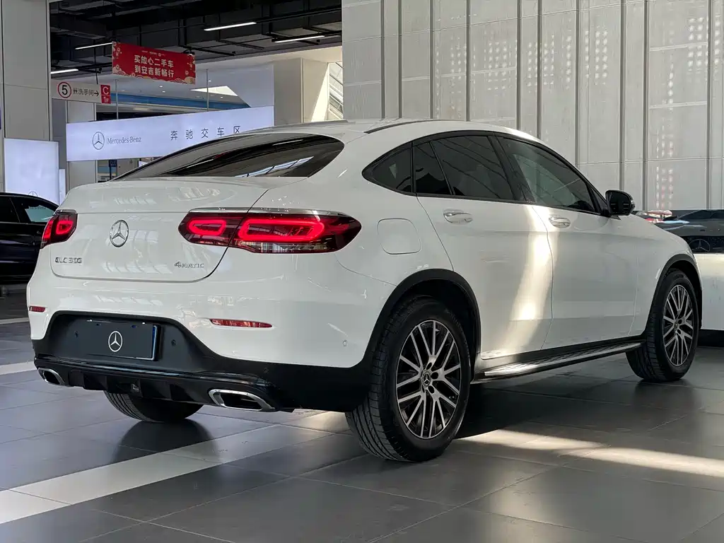 Mercedes-Benz GLC 2020 GLC 300 4MATIC SUV