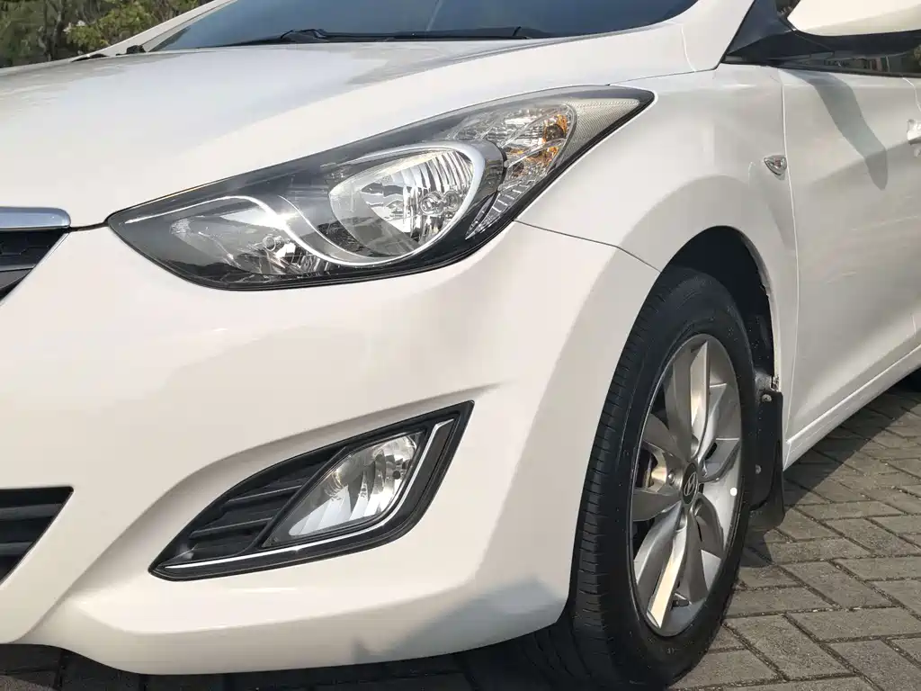 Hyundai Elantra Langdong — миниатюра 10