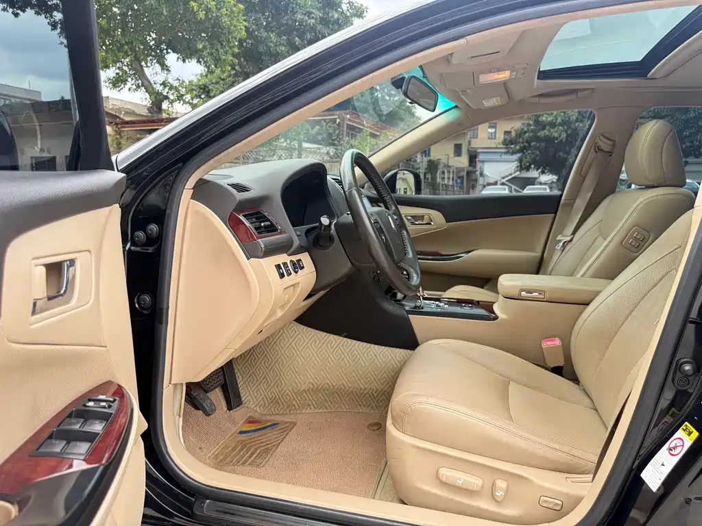 Toyota Crown 2011 2.5L Royal