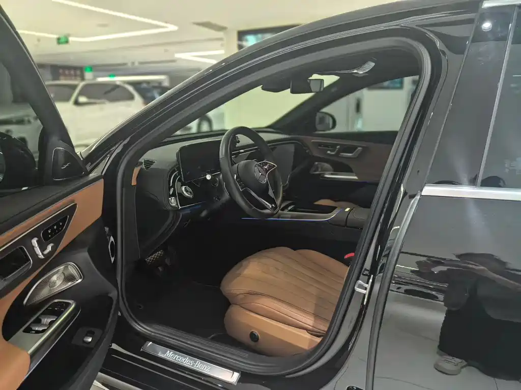 Mercedes-Benz E-Class E 2024 E 300 L Luxury