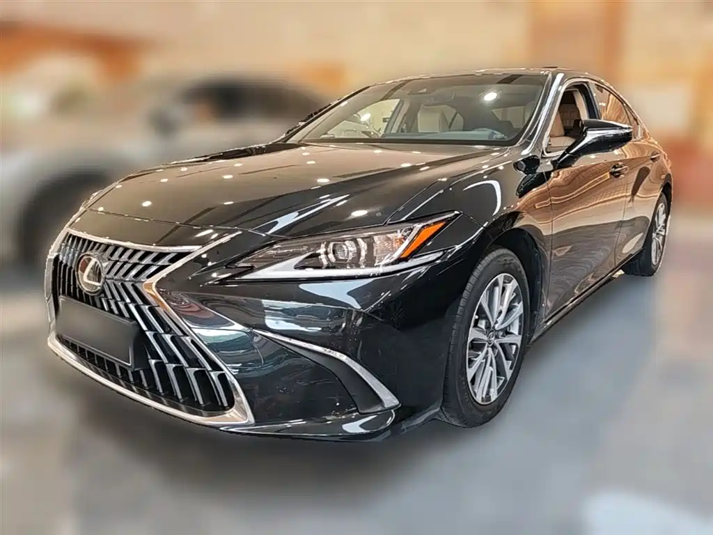Lexus ES 2024