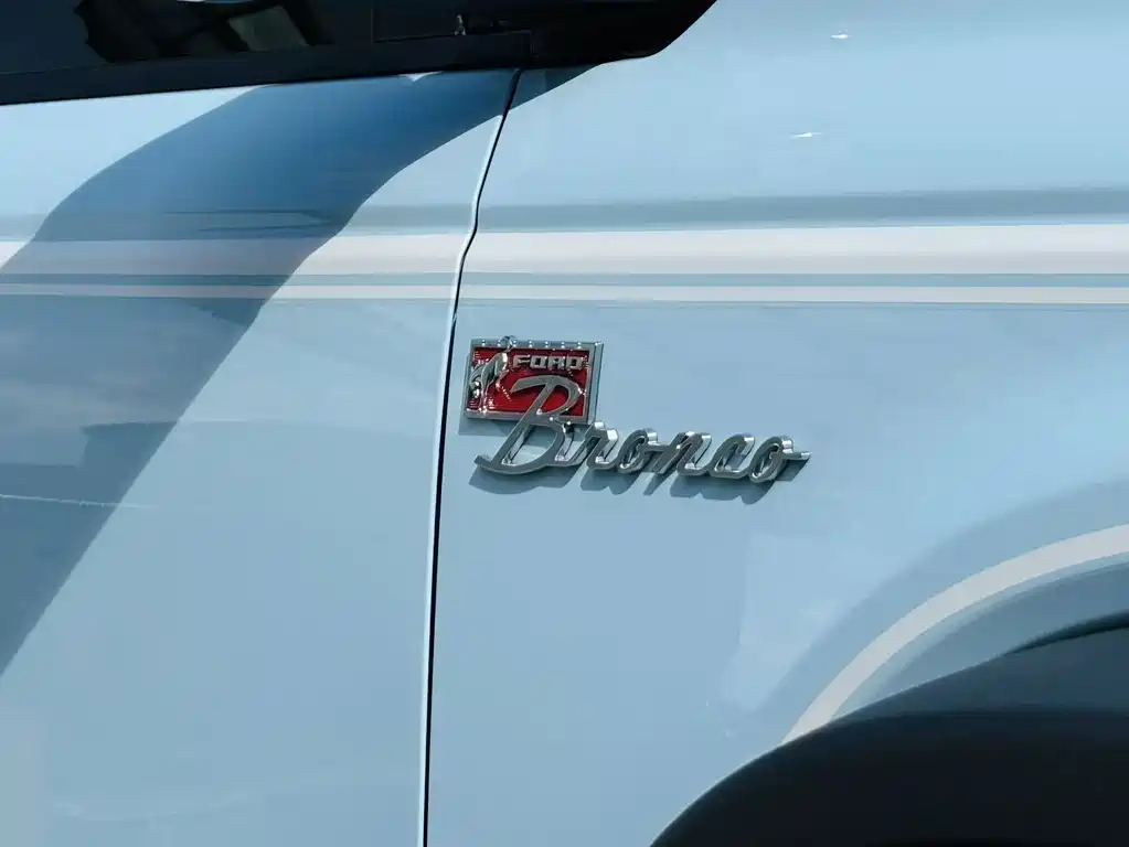 Заказать Ford Bronco 2026 года за 10 011 270 ₽  из Китая