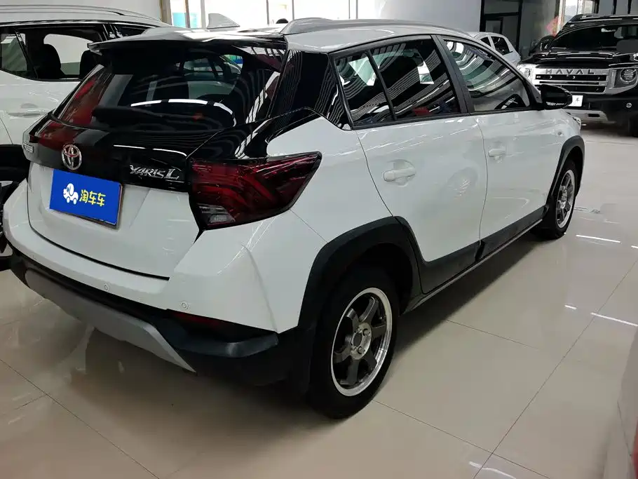 Toyota Yaris L — миниатюра 3