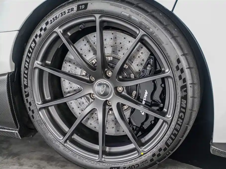 McLaren 675LT 2017 3.8L AT