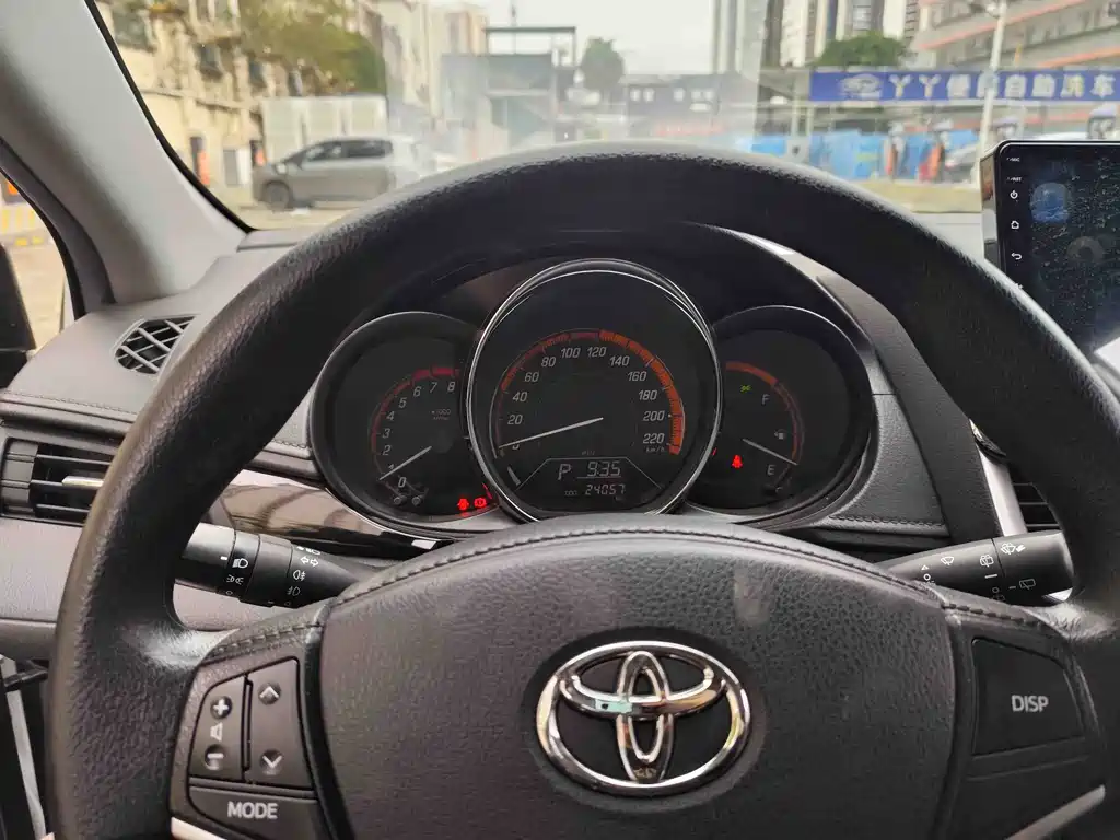 TOYOTA YARIS L ZHIXUAN