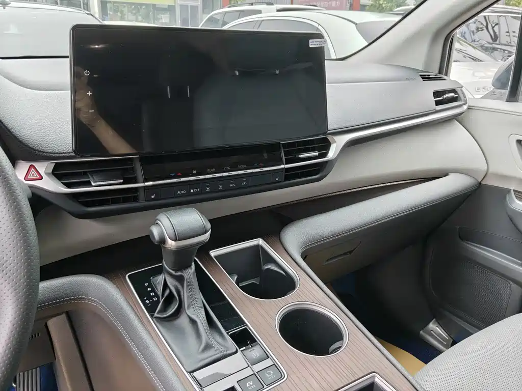 Toyota Sienna 2021 2.5L Luxury