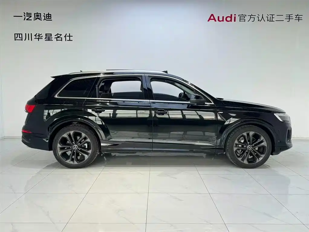 Audi Q7 2025 55 TFSI quattro S line Sport