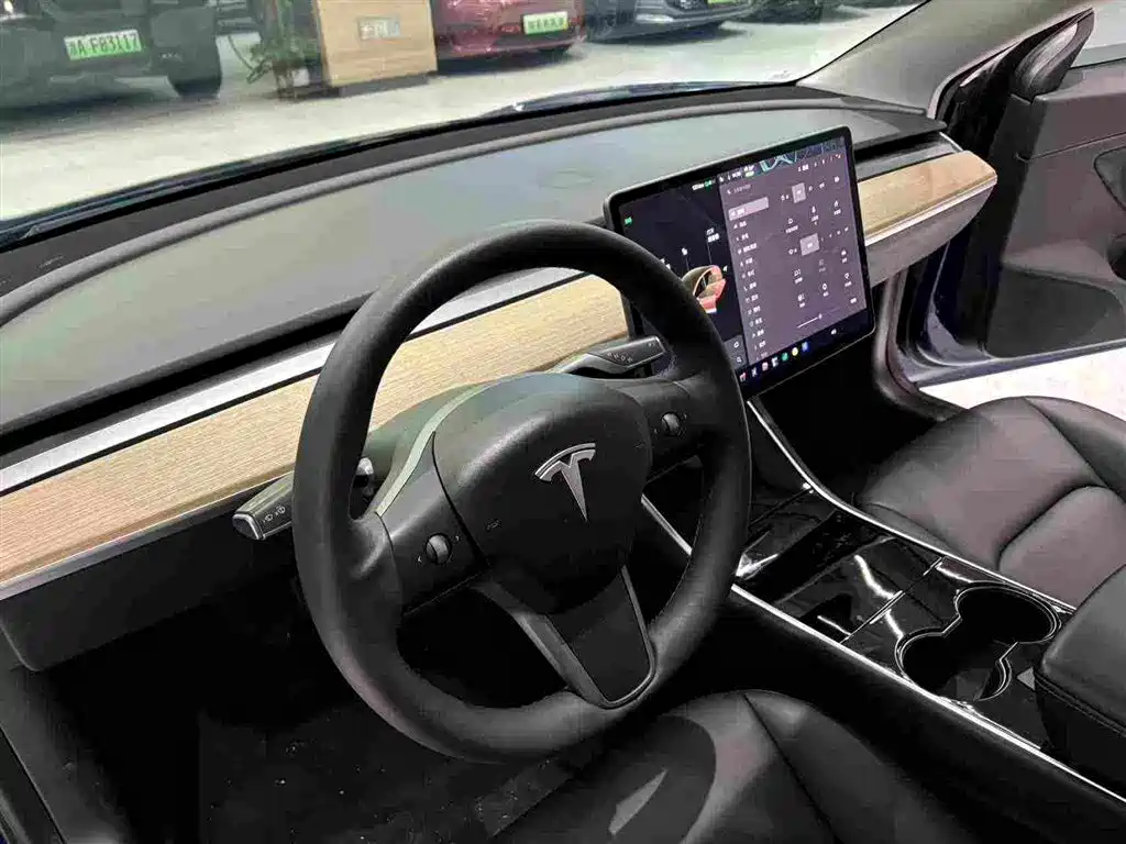 Tesla Model 3 — фотографии объявления, Фото 5