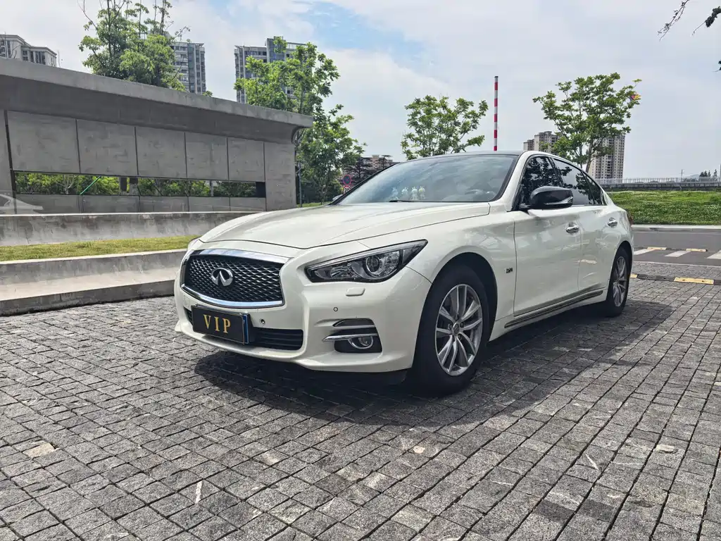 Infiniti Q50L 2015