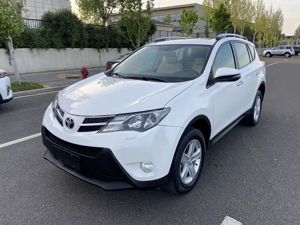Toyota RAV4 2014