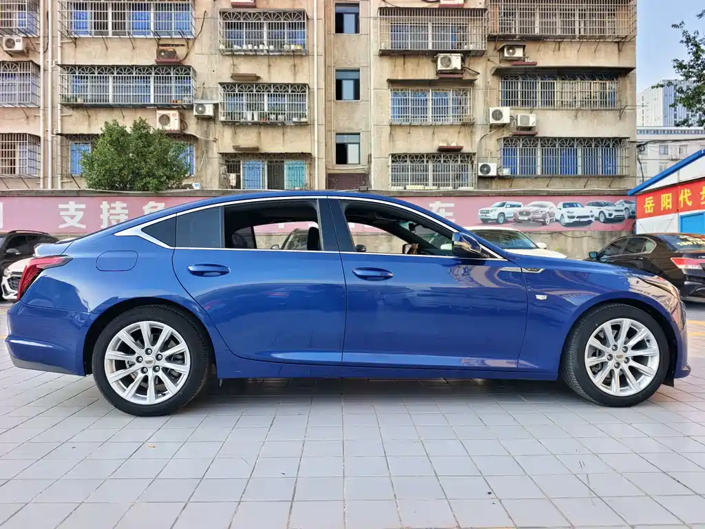 Cadillac CT5 2021 28T Fashion