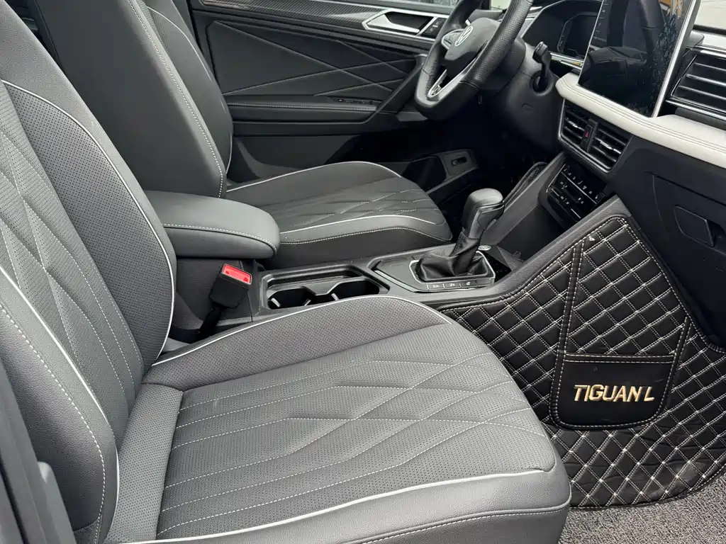 Volkswagen Tiguan L L 2022 330TSI AT