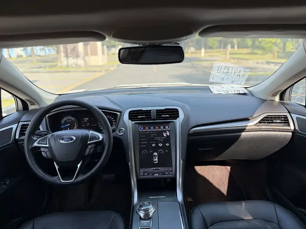 Ford Mondeo — миниатюра 6