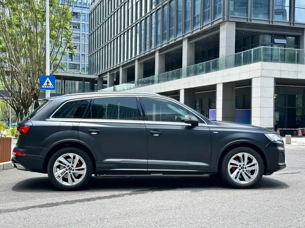 Audi Q7 2021 45 TFSI quattro S line Sport