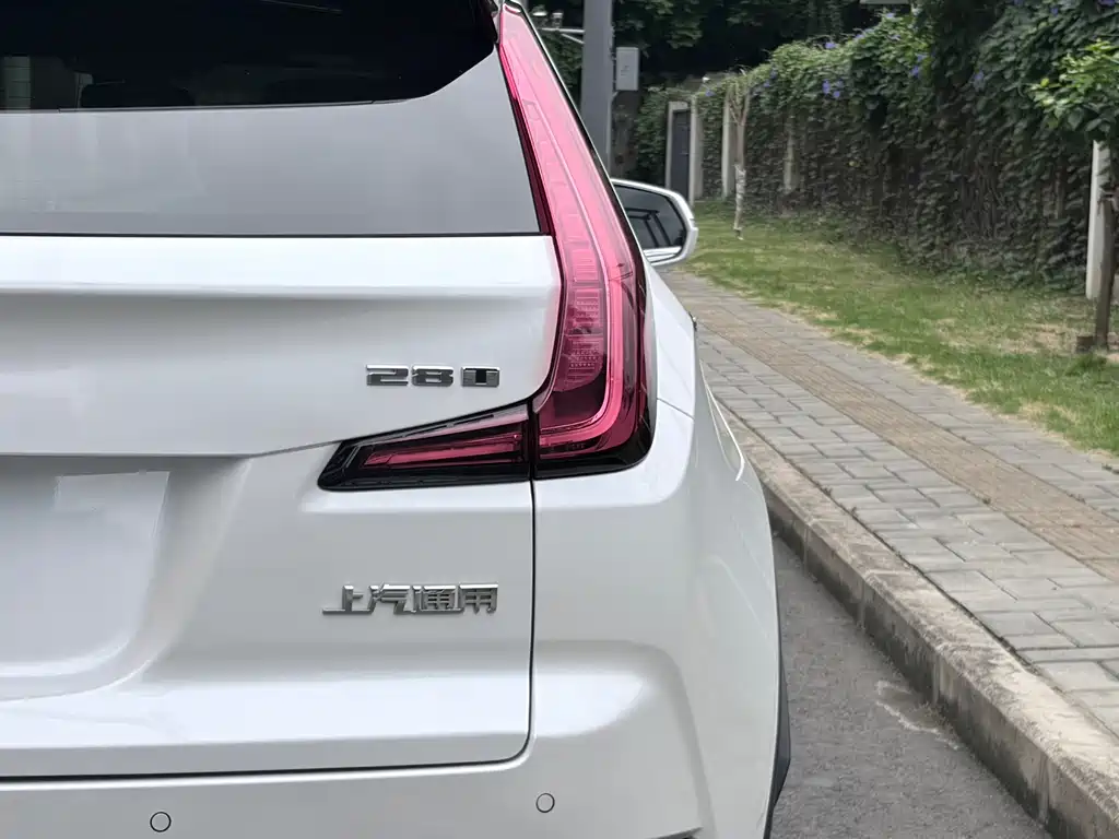 Cadillac XT4 2021 28T