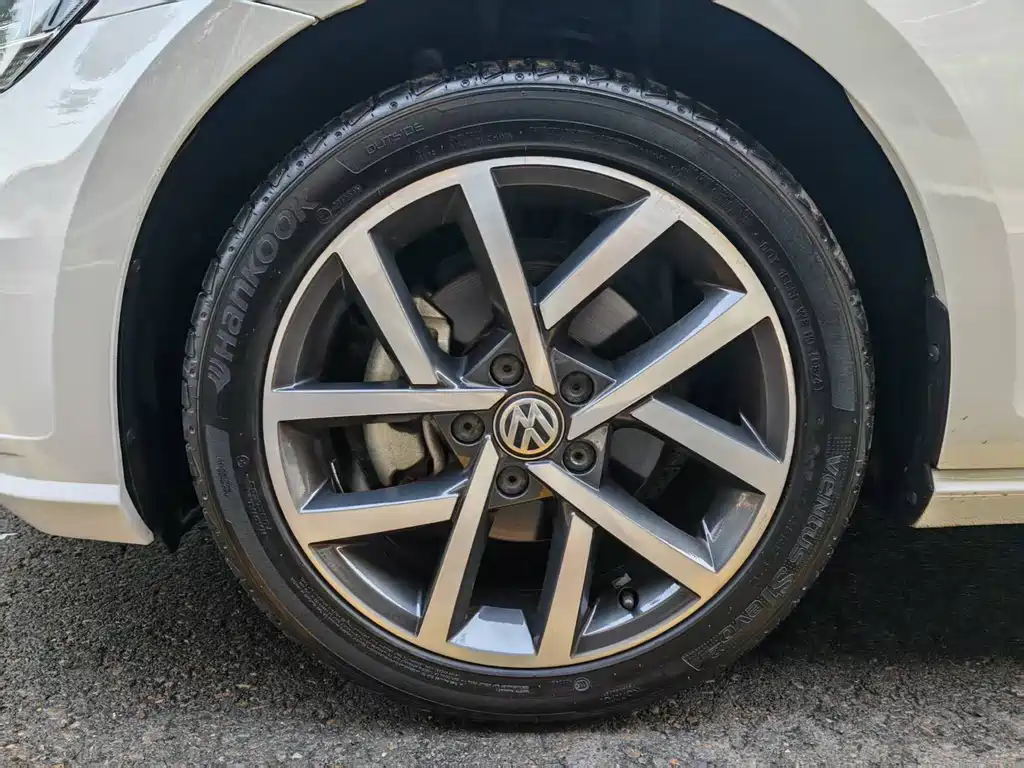 Volkswagen Golf — миниатюра 14