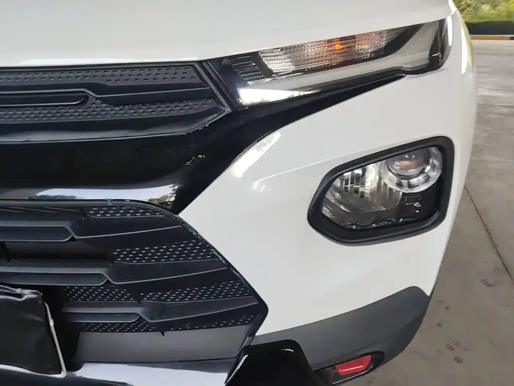Chevrolet Tracker — миниатюра 24