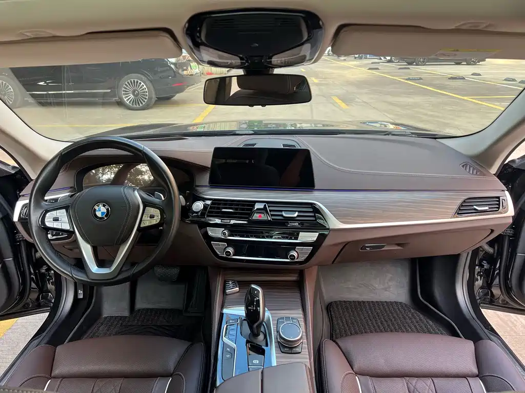BMW 5 Series — миниатюра 5