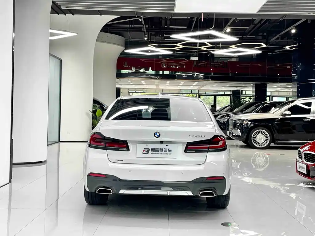 BMW 5 Series — миниатюра 16