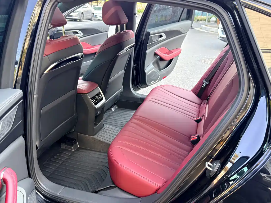 Hongqi Hongqi H5 — миниатюра 13