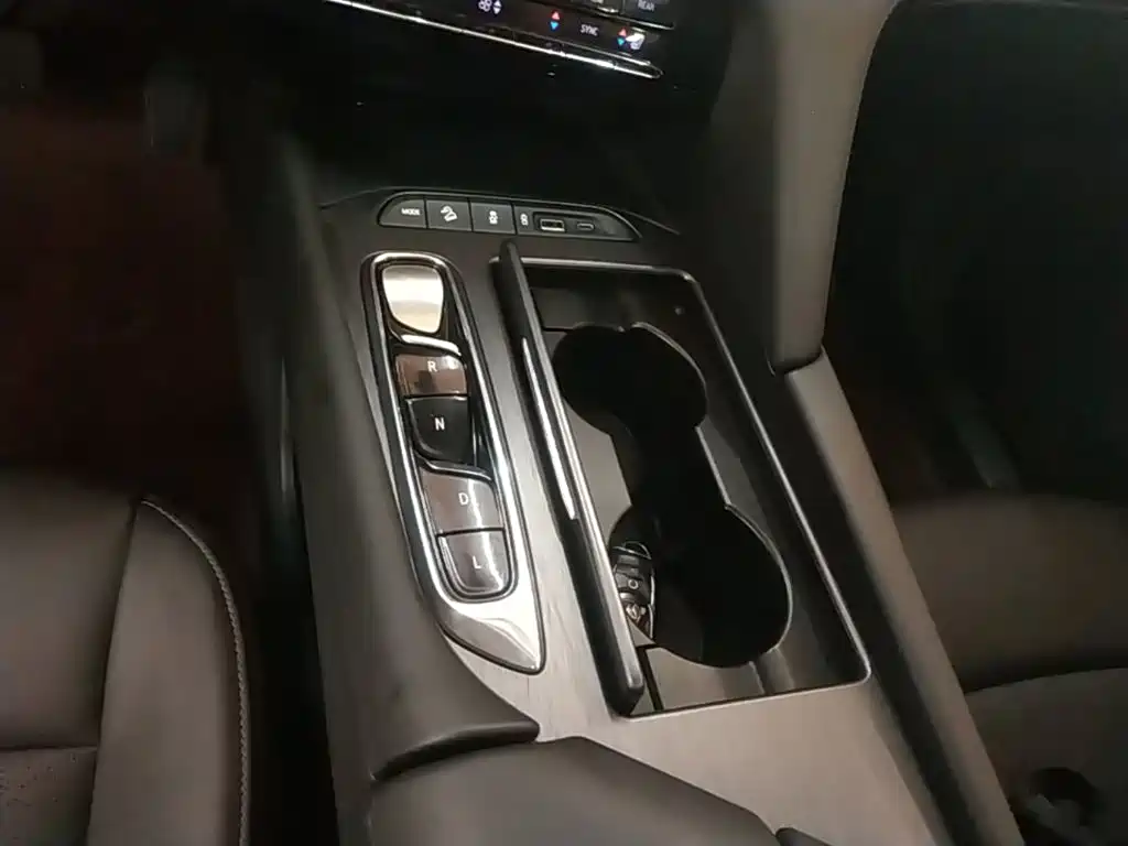 Buick Enclave — миниатюра 14