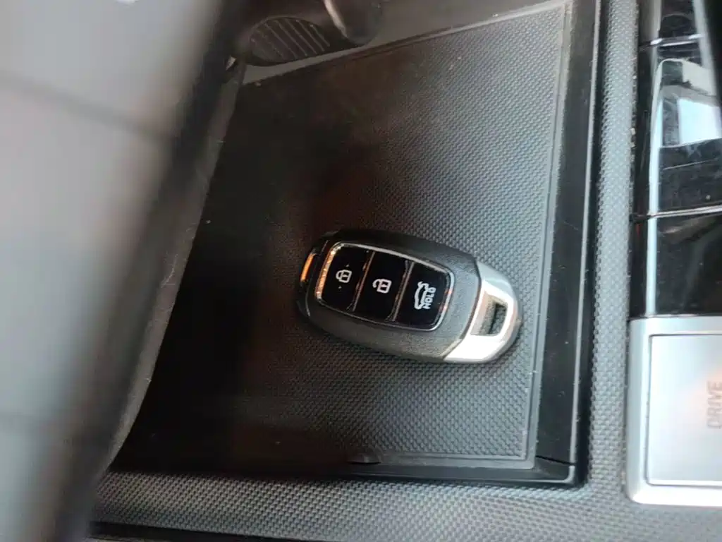 Hyundai Elantra — миниатюра 9