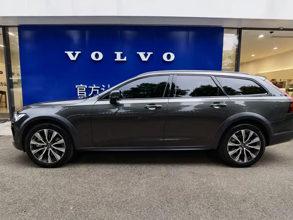 Volvo V90 — миниатюра 3