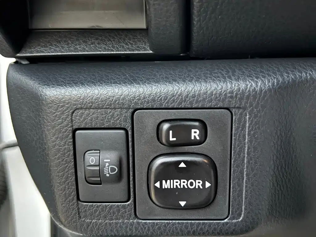 Toyota Yaris L — миниатюра 15