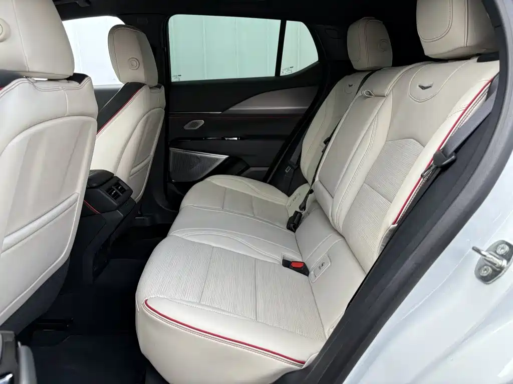 Cadillac GT4 — миниатюра 8